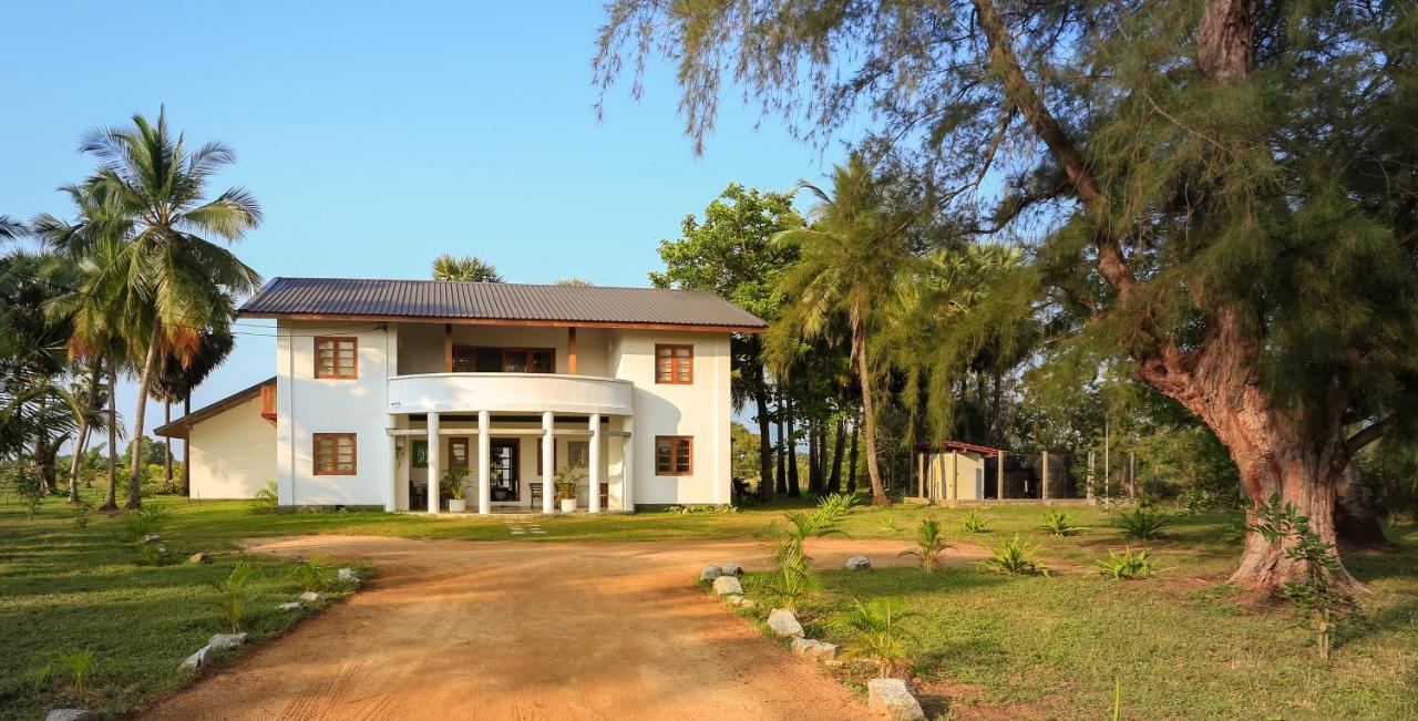 Отель Kayjay Palms Passikudah Экстерьер фото
