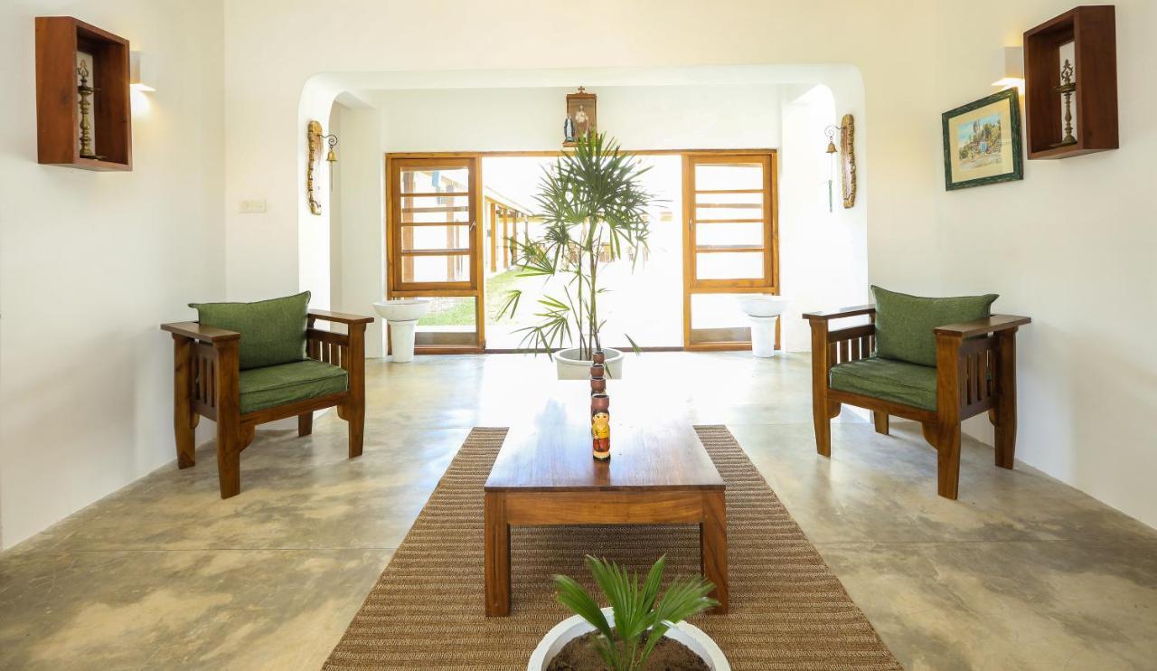 Отель Kayjay Palms Passikudah Экстерьер фото
