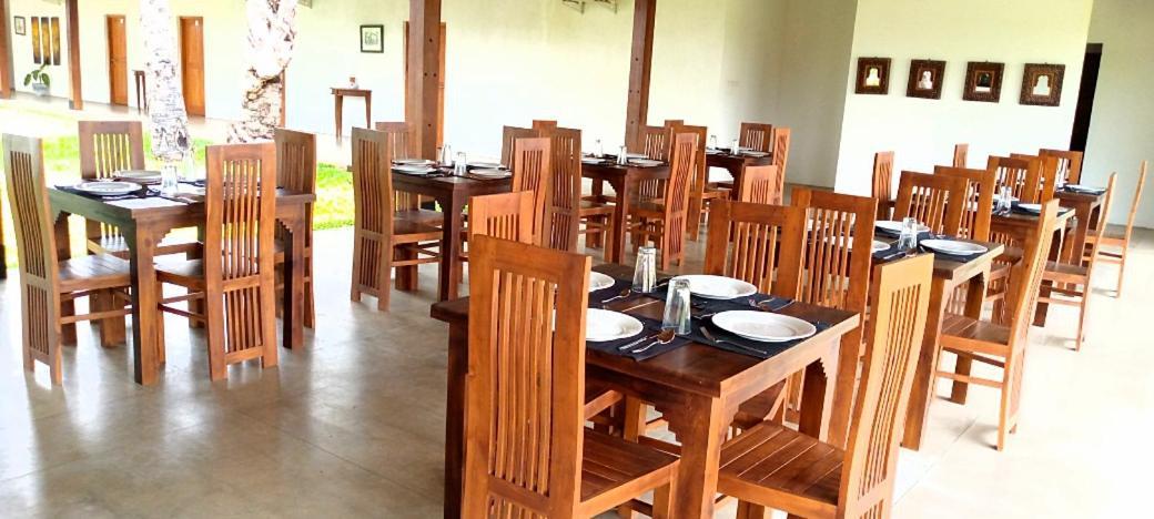 Отель Kayjay Palms Passikudah Экстерьер фото
