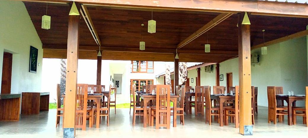 Отель Kayjay Palms Passikudah Экстерьер фото