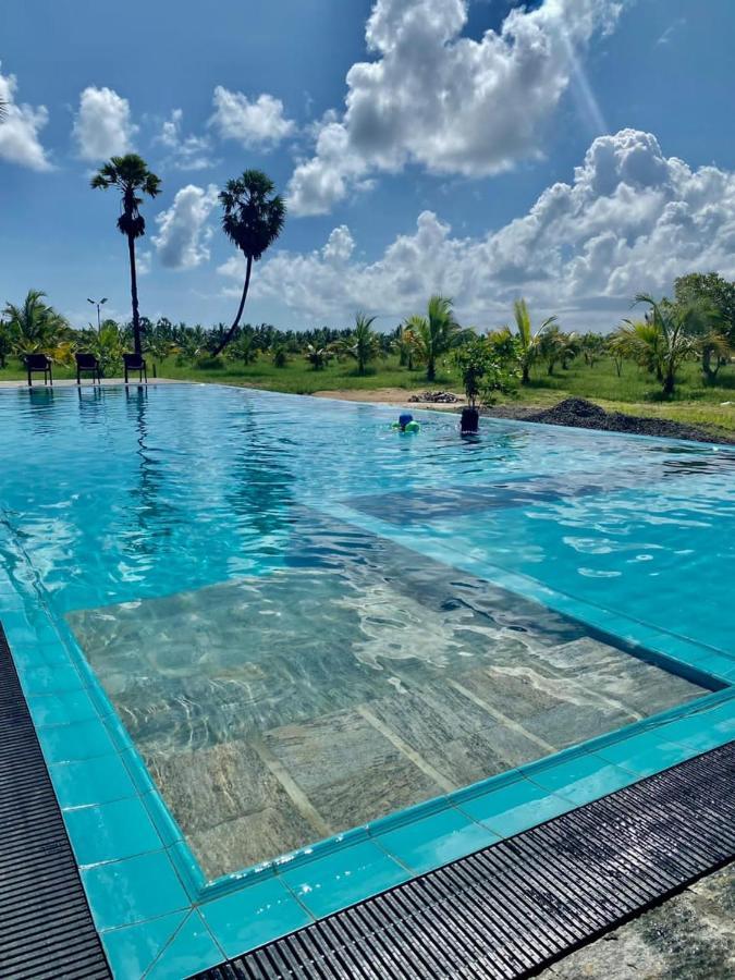 Отель Kayjay Palms Passikudah Экстерьер фото